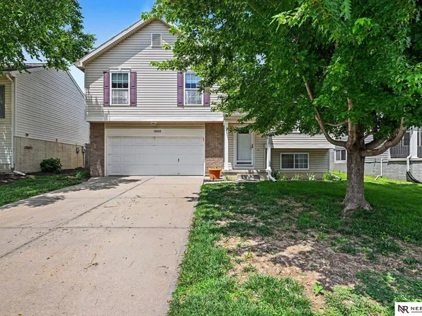 19502 U St, Omaha, NE 68135