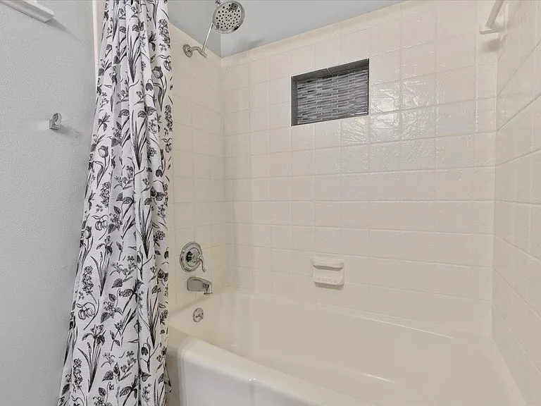 5313 Harvest Ln — Photo 23