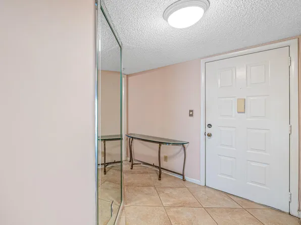 14425 Strathmore Ln APT 206, Delray Beach, FL 33446