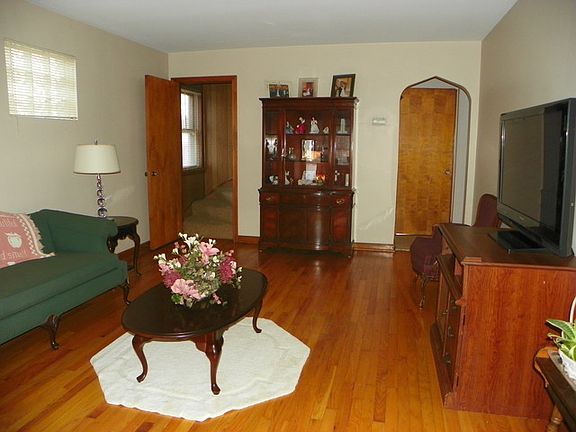 2nd image of 9016 S Albany Ave