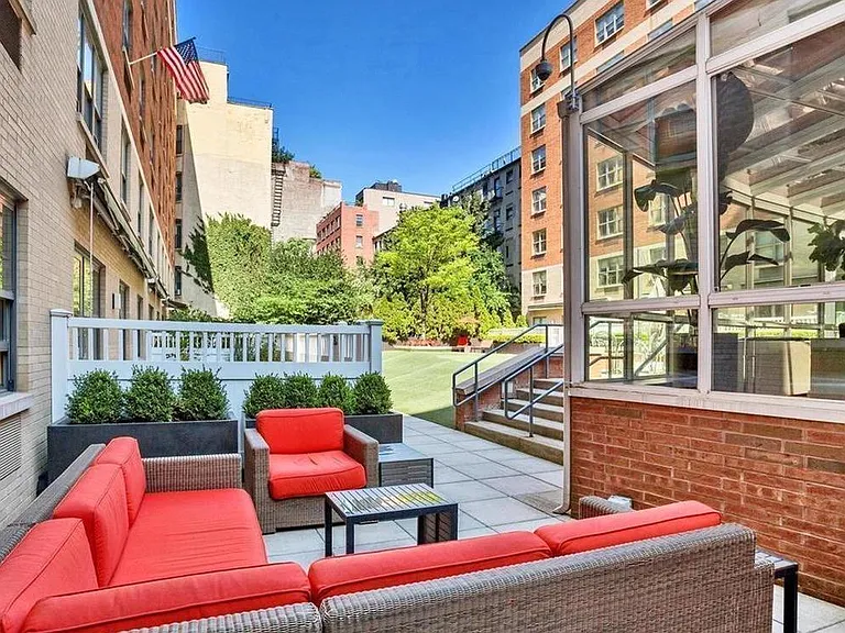 516 W 47th St #S1B — Photo 14