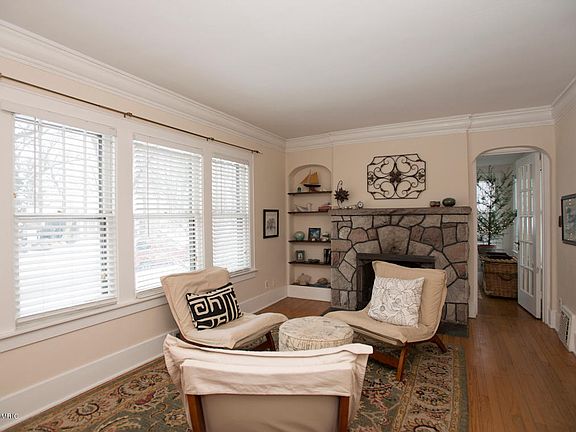 3rd image of 1732 Greenlawn Ave
