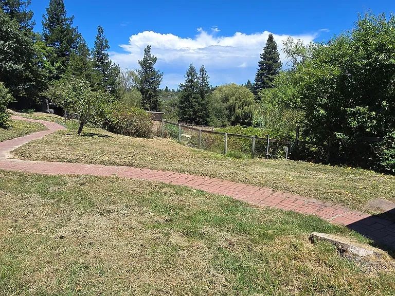 105 Watertrough Rd #A — Photo 10