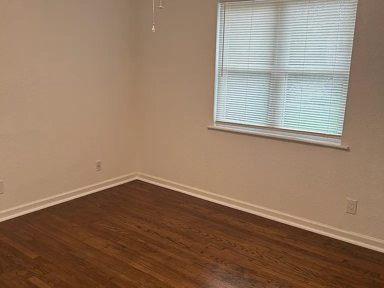 1713 Kirkwood Dr — Photo 5