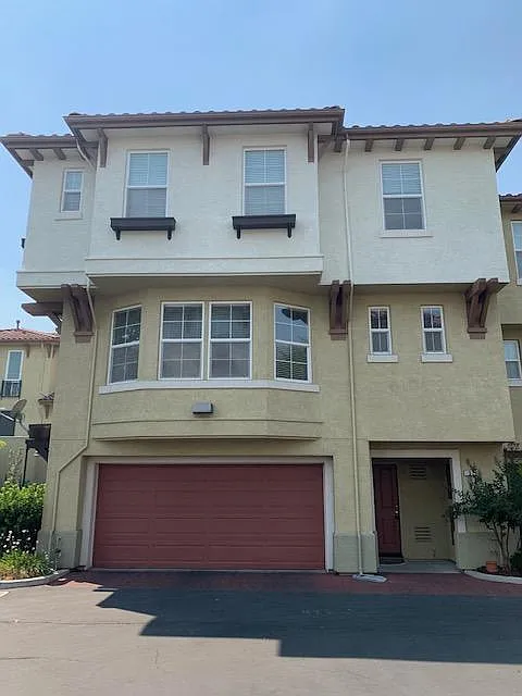 52 Picasso Ct