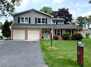 2856 Countryside Dr, Lancaster, PA 17601