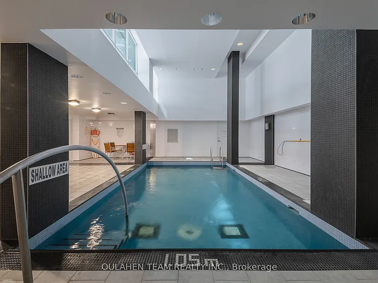21 Carlton St #1105 — Photo 19