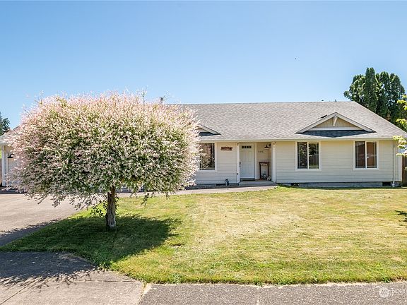 2nd image of 405 Brierwood Court SE