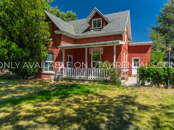 10470 S Columbine Cir