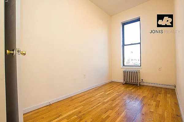 Rented by Jonis Realty | media 9