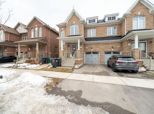 8 Cavesson Rd, Brampton, ON L7A4E3