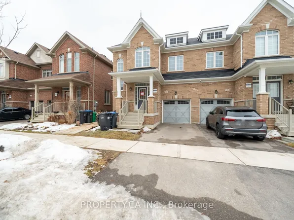 8 Cavesson Rd, Brampton, ON L7A 4E3