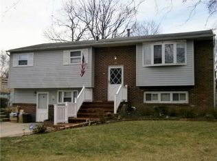 30 Strauss Ave, Selden, NY 11784