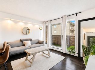 1904 W 10th St SW #406, Calgary, AB T2T 3G1