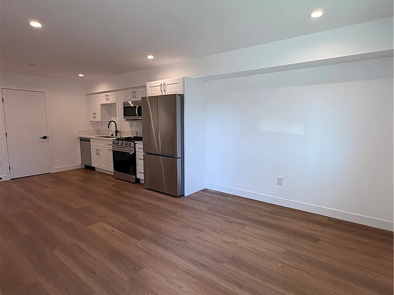 14167 Erwin — Photo 14