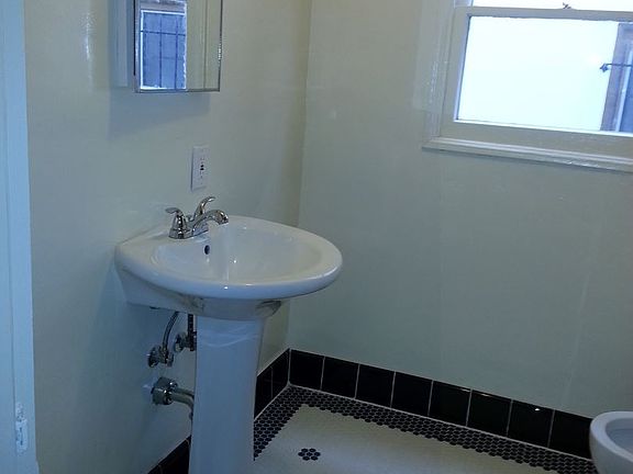 4th image of 843 S Mariposa Ave #3714388