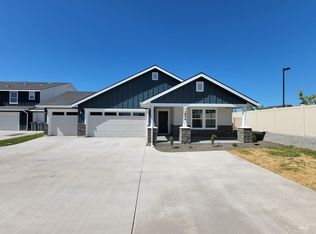 3904 E Berwick Dr, Nampa, ID 83687