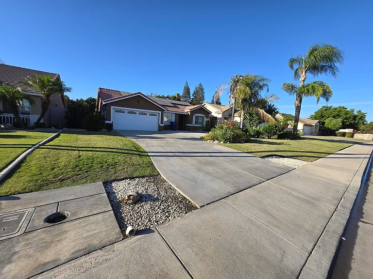 9708 Laurel Park Ave — Photo 1