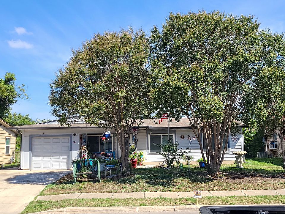 1st image of 307 Storeywood Dr
