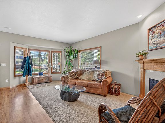 3rd image of 2011 Spruce Way