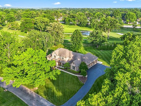 4th image of 50 Meadowbrook Country Club Est