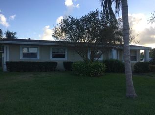 200 Mentone Rd, Boynton Beach, FL 33435