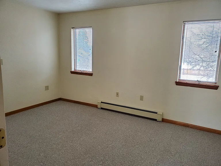 202 S Maple Ave — Photo 8