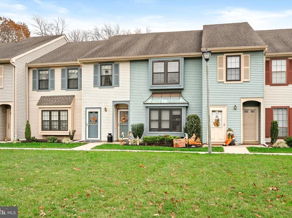 142 Wyndham Pl, Robbinsville, NJ 08691