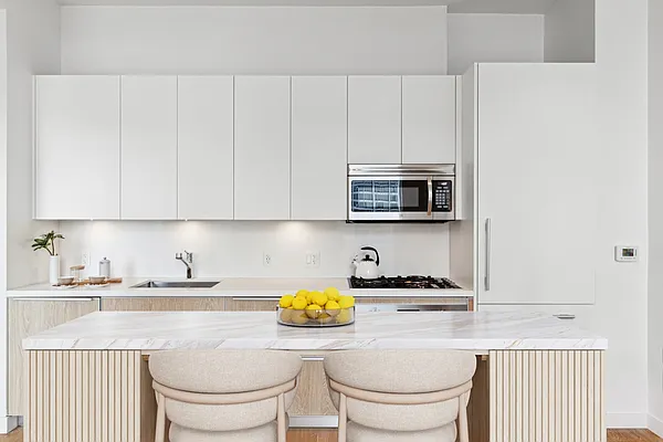 Rented by Greystar | media 3