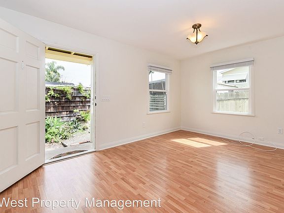 5th image of 2217 Seaside St