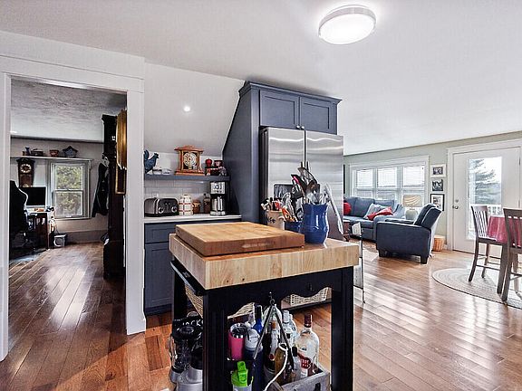 4th image of 227 Warren Road