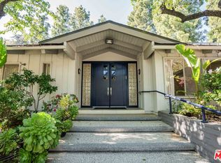 811 N Hillcrest Rd, Beverly Hills, CA 90210