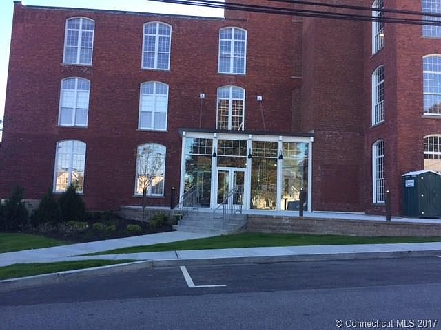 2nd image of 12 River Rd