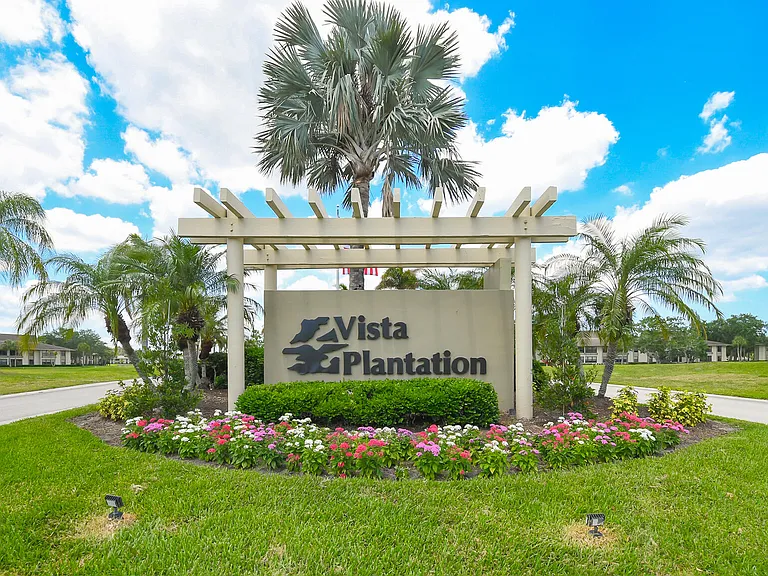 20 Plantation Dr #101 — Photo 25