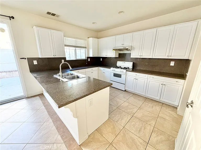16211 Compass Ave — Photo 8