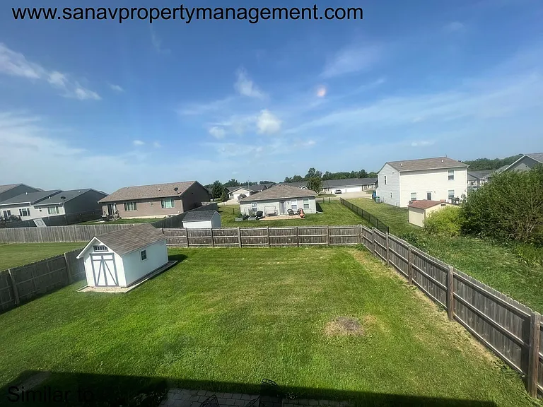 360 Hillside Dr — Photo 3