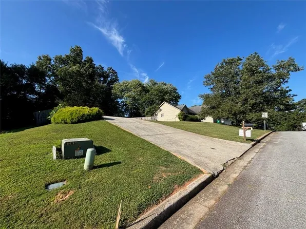 481 Stonemill Mnr #15, Lithonia, GA 30058