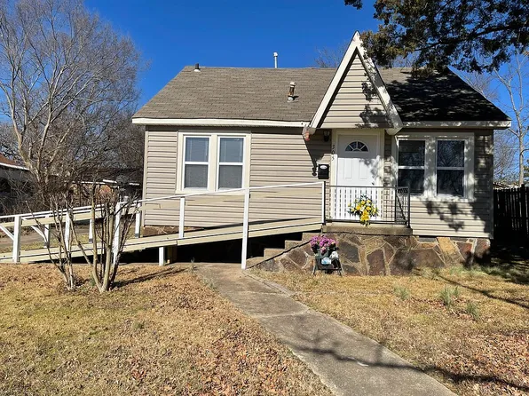 305 W Ottawa Ave, McAlester, OK 74501