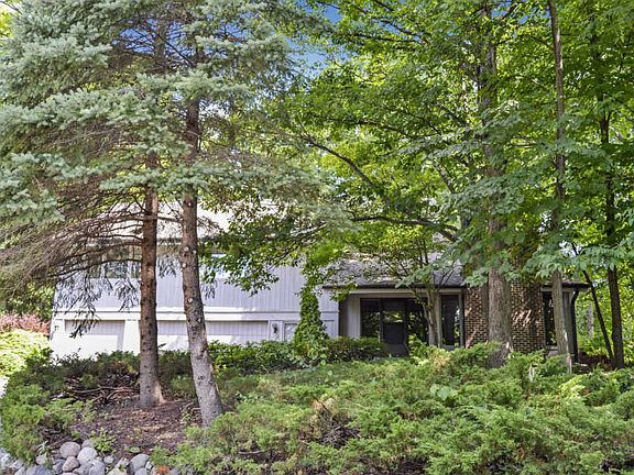2nd image of 4806 Woodcliff Ct