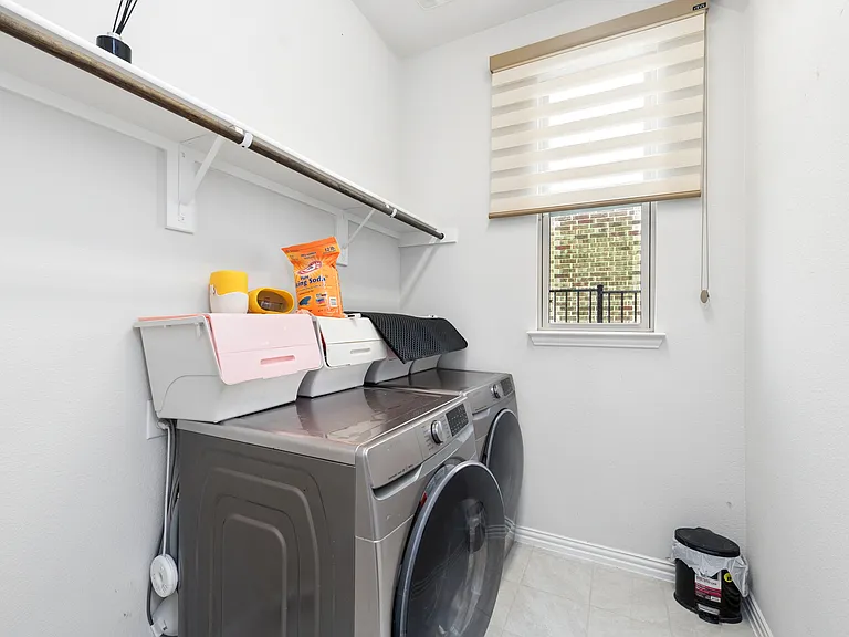 7108 Royal View Dr — Photo 8
