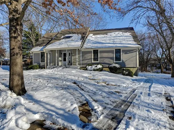 3915 SW Hidden Cove Cir, Lees Summit, MO 64082