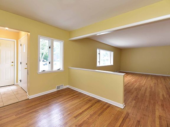 4th image of 1673 Allen Dr