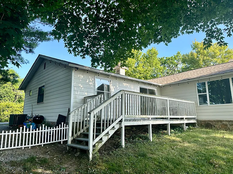 304 E Brow Rd — Photo 9