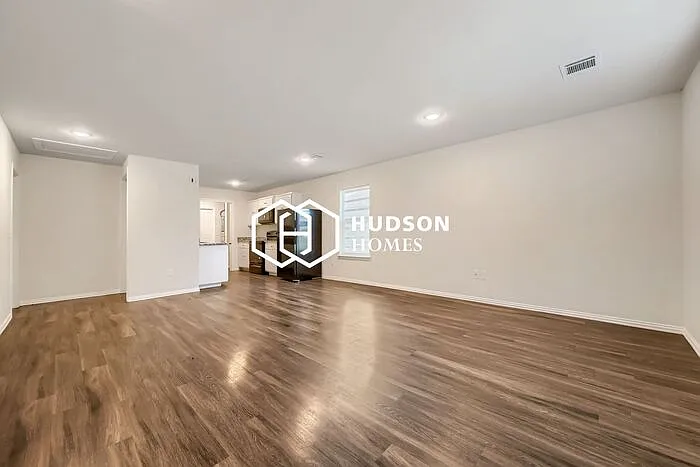 307 S Louisiana St — Photo 4