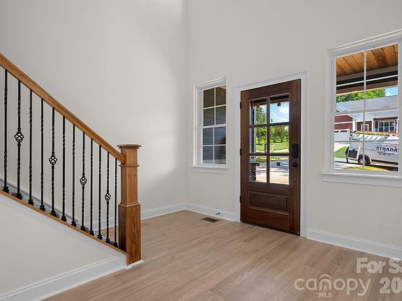 5th image of 3821 54th Ave NE