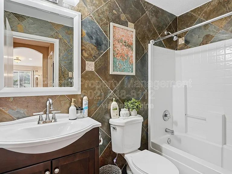 8629 W Echo Ln — Photo 21
