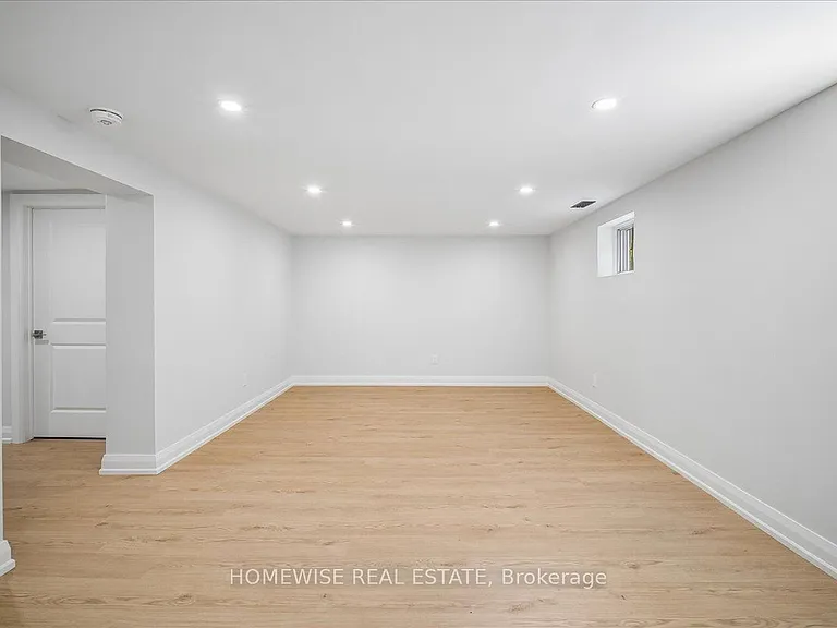 2182 Courtland Dr — Photo 44