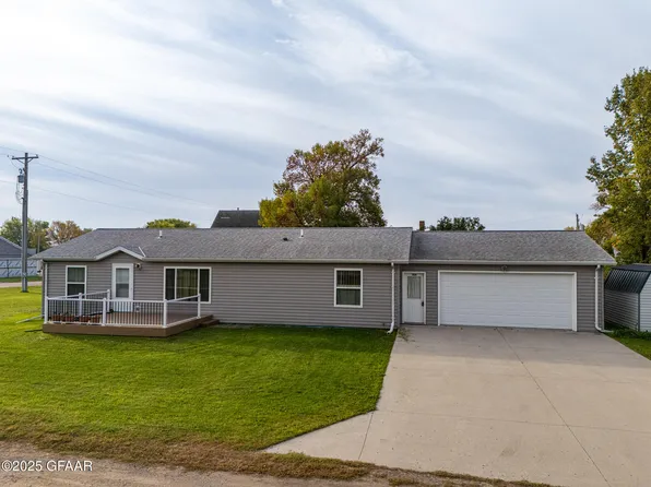 204 Johnson St, Shelly, MN 56581