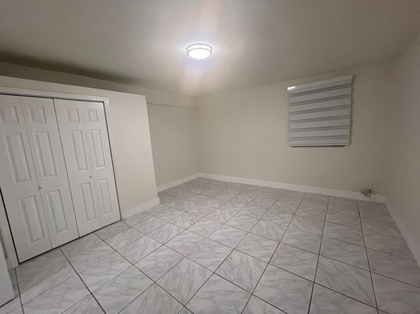 3565 NW 99th St
