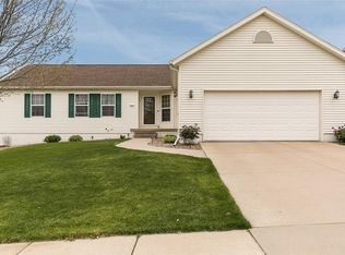 7014 Brookhaven Dr NW, Cedar Rapids, IA 52405